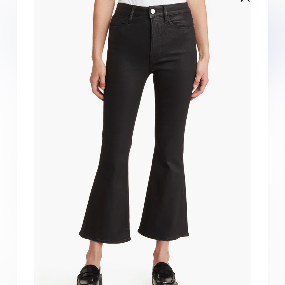 Frame Le Crop Flare Jeans in Coated Noir